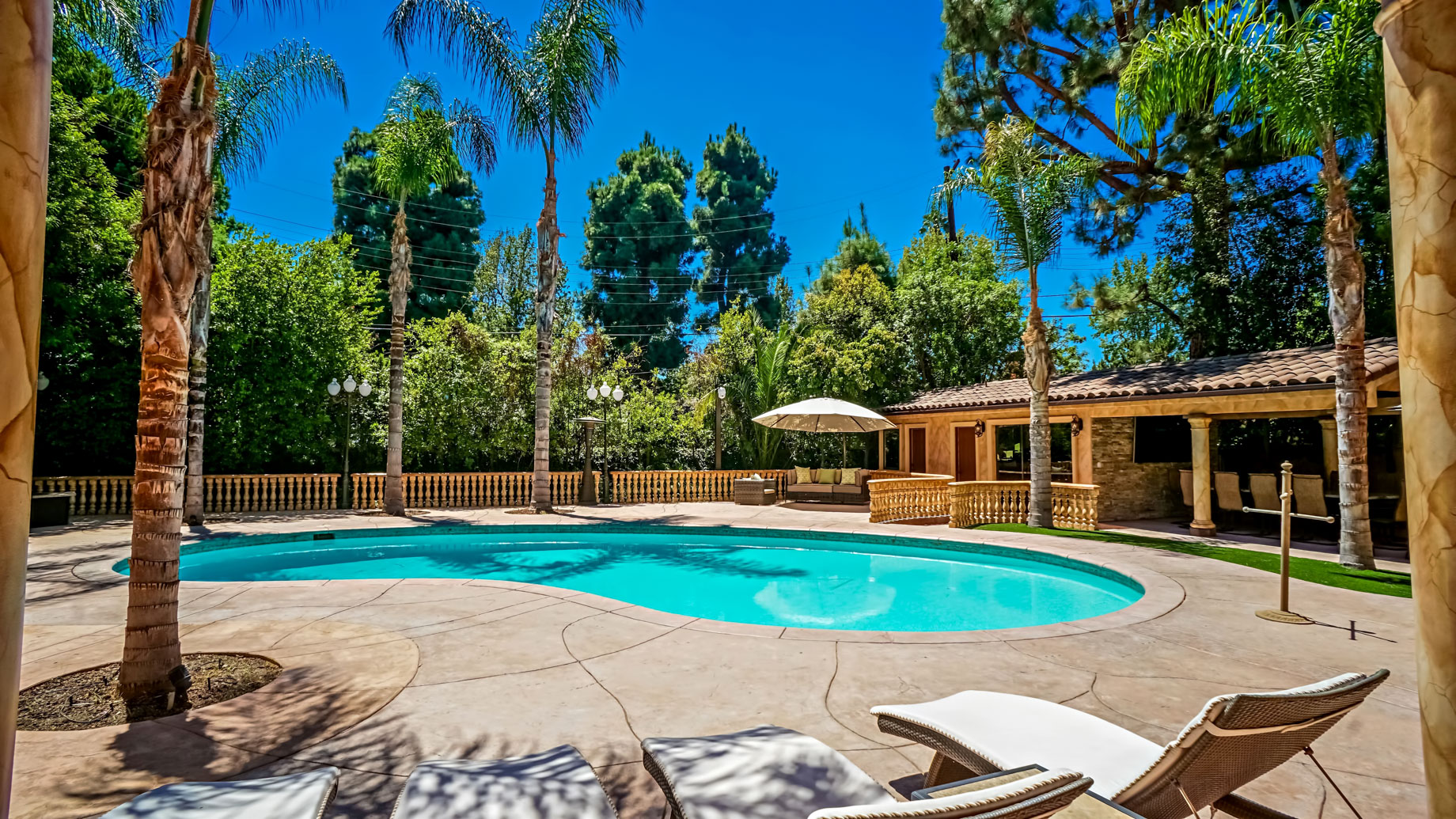Chandler Estates Home – 13854 Albers St, Los Angeles, CA, USA