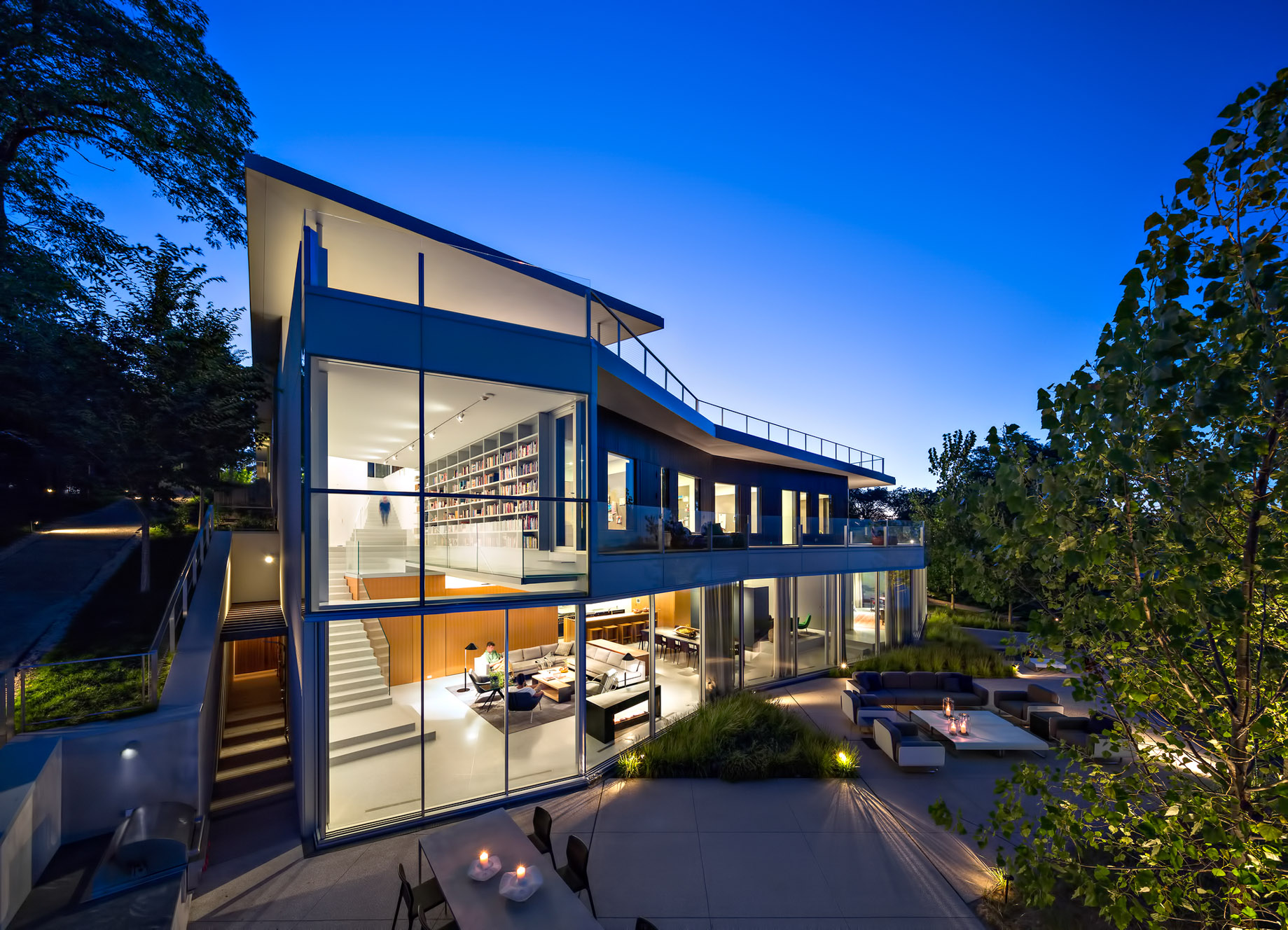 Beach House Luxury Residence - 516 Sheridan Rd, Wilmette, IL, USA