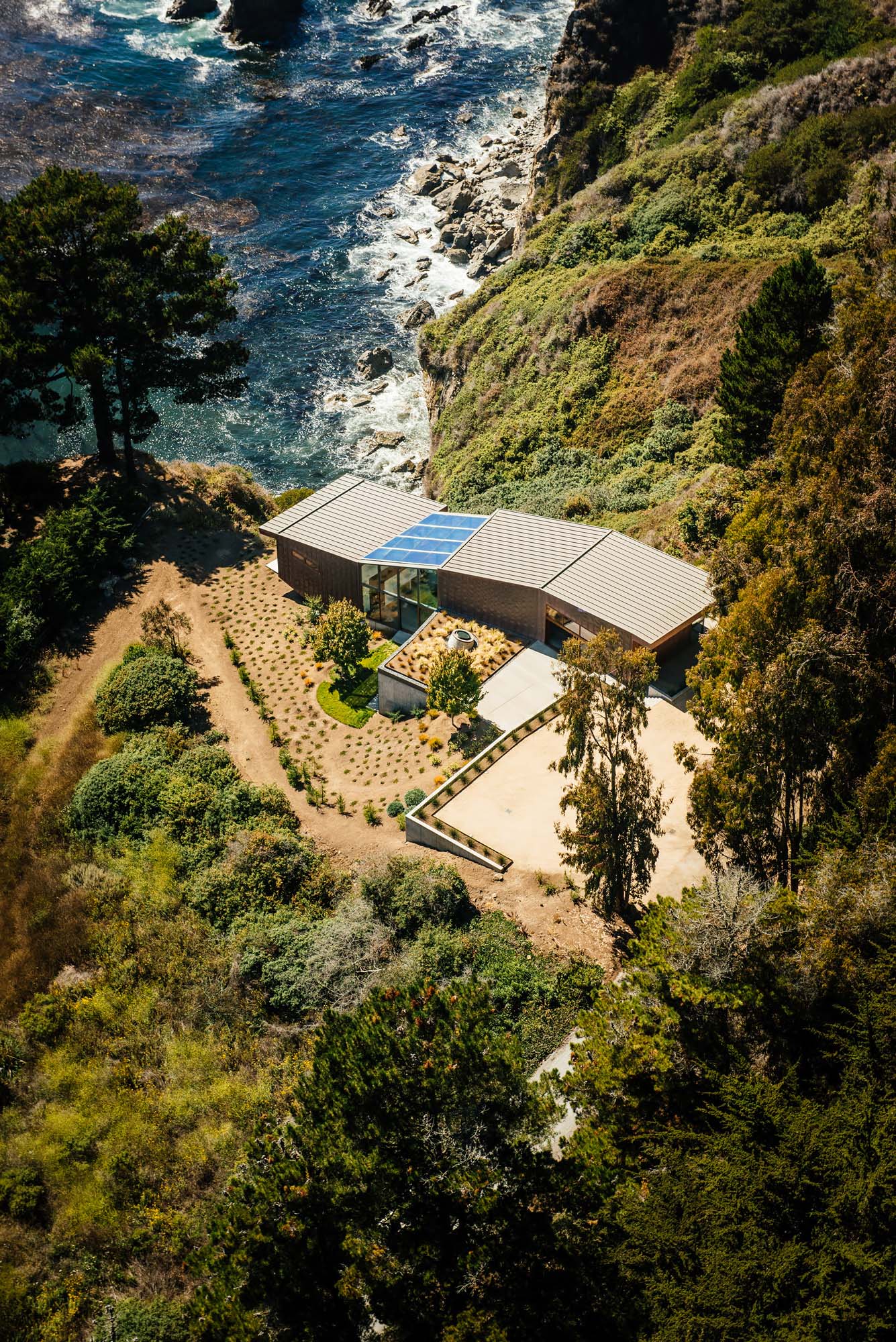 Fall House Luxury Residence – Cabrillo Hwy, Big Sur, CA, USA