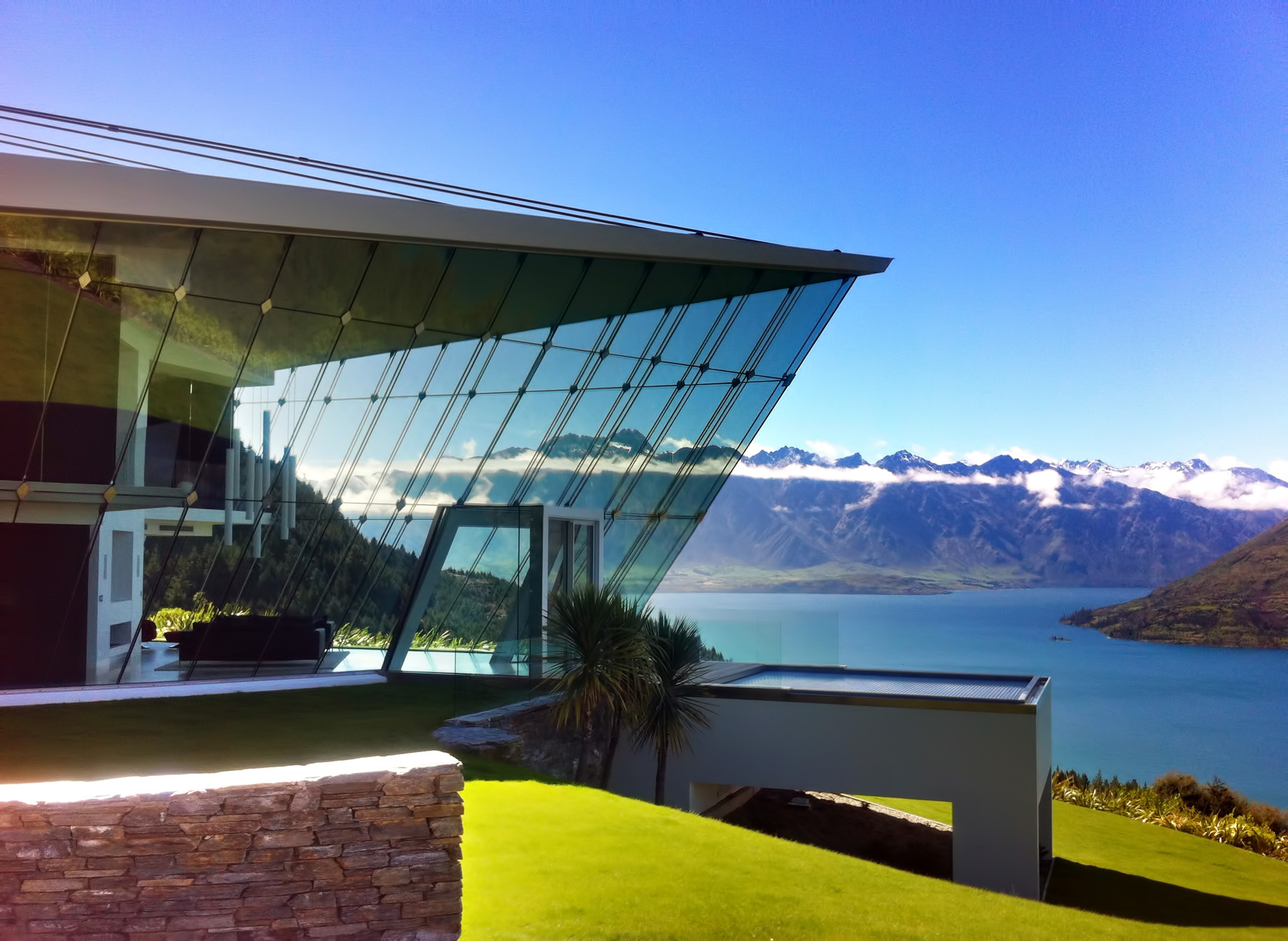 Jagged Edge Luxury Residence – Queenstown, New Zealand