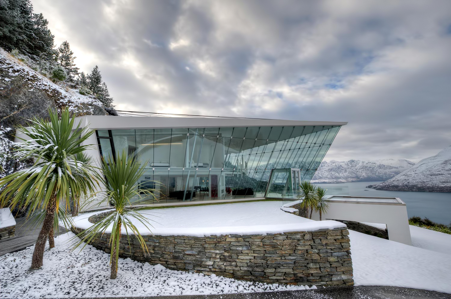 Jagged Edge Luxury Residence – Queenstown, New Zealand