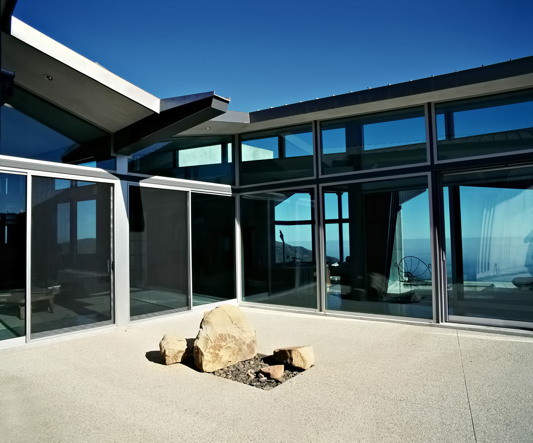 Mataja Luxury Residence – 12815 Yellow Hill Rd, Malibu, CA, USA