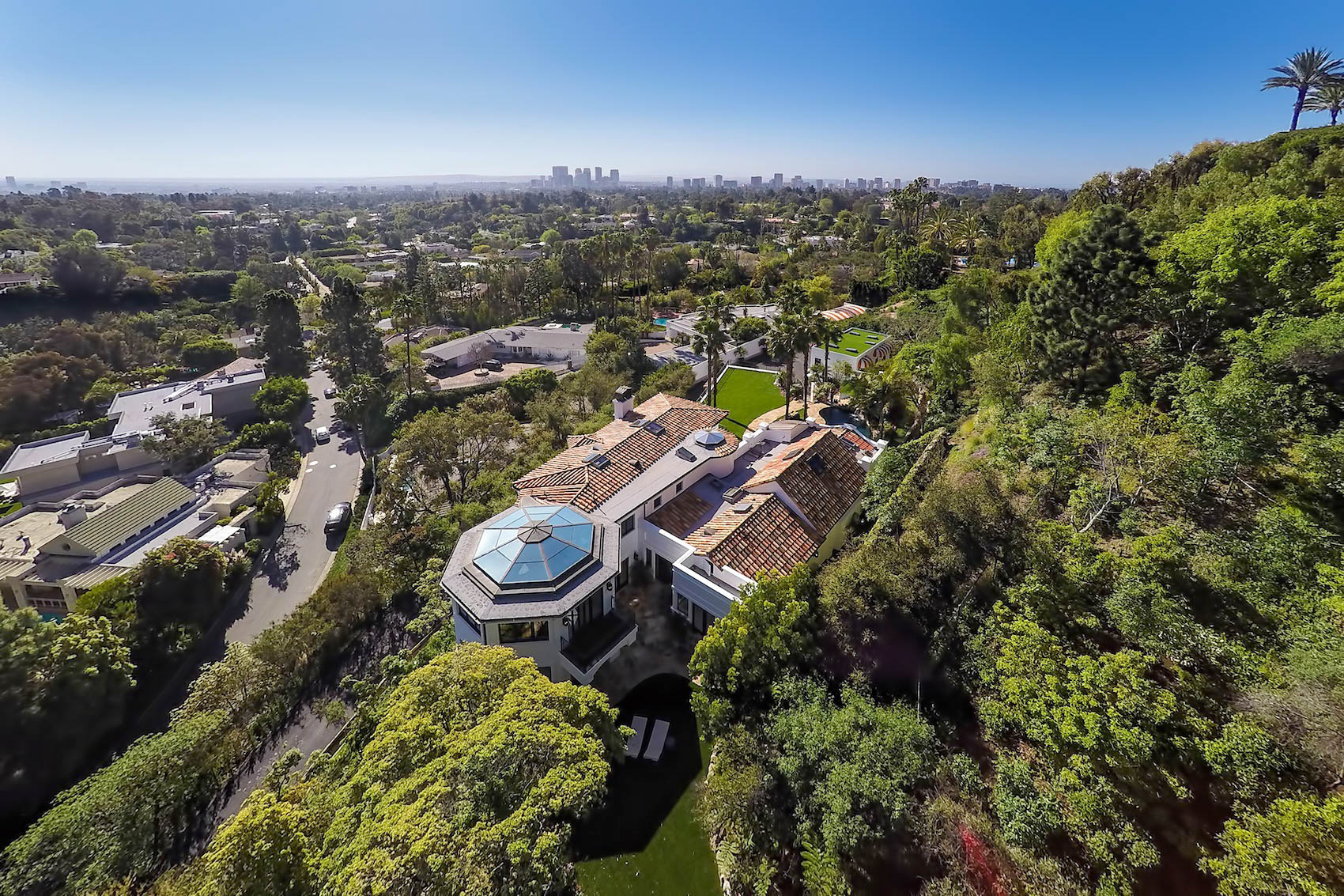 Cielo Luxury Retreat – 10048 Cielo Dr, Beverly Hills, CA, USA