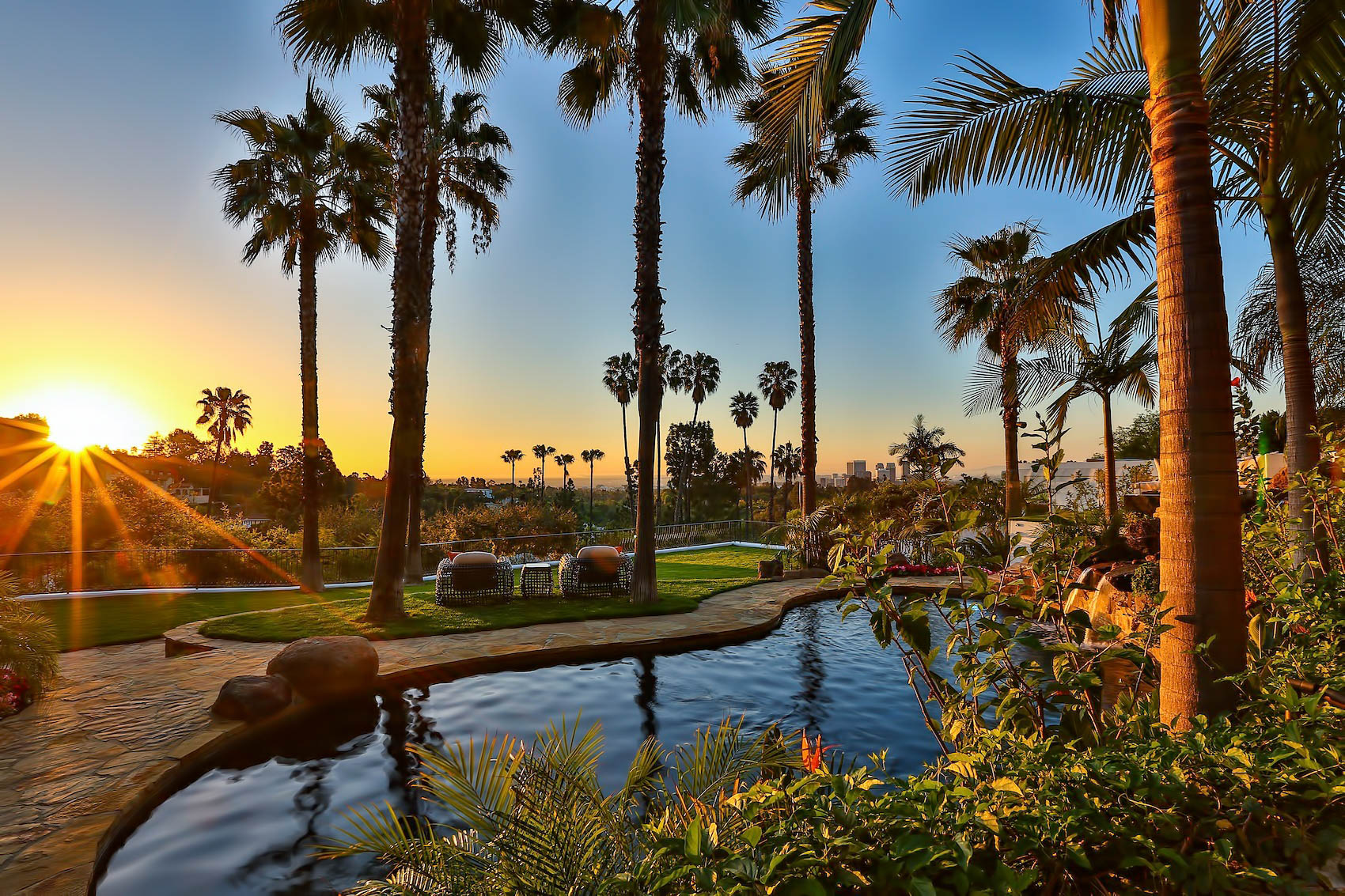 Cielo Luxury Retreat – 10048 Cielo Dr, Beverly Hills, CA, USA