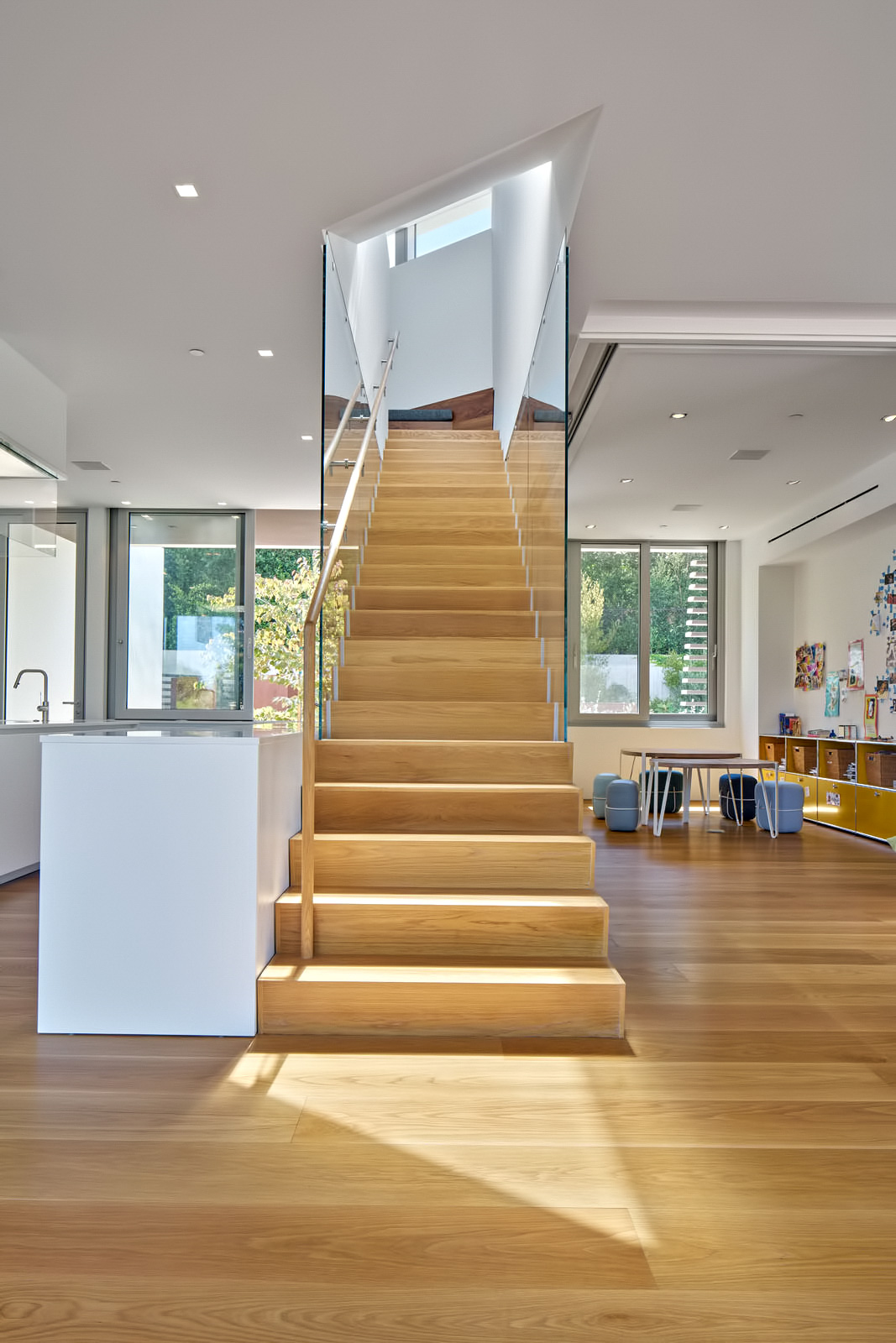 Tree Top Residence – North Barrington Ave, Los Angeles, CA, USA