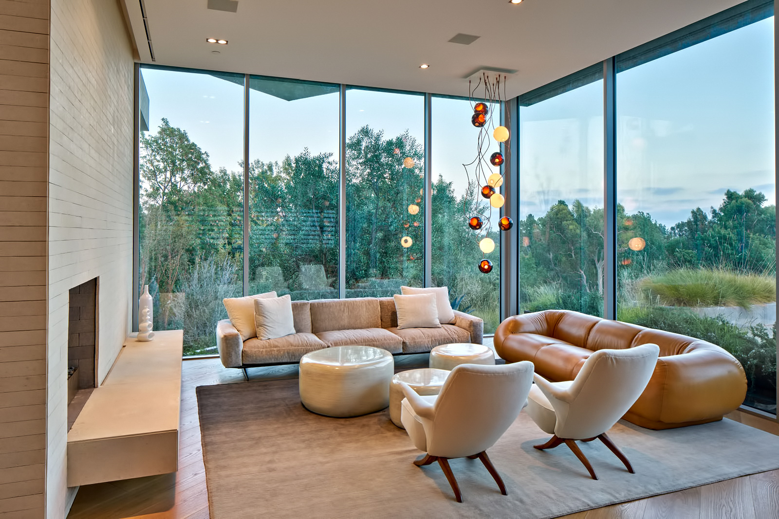 Tree Top Residence – North Barrington Ave, Los Angeles, CA, USA