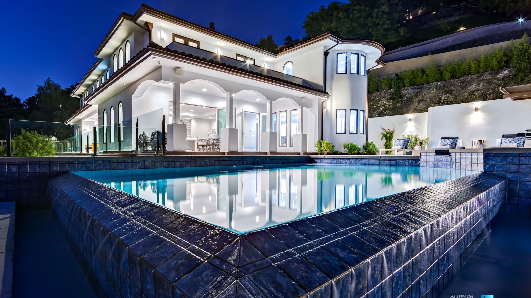 15234 Rayneta Dr, Sherman Oaks, CA, USA 🇺🇸 – SOLD – $5,995,000 – Tatiana Derovanessian