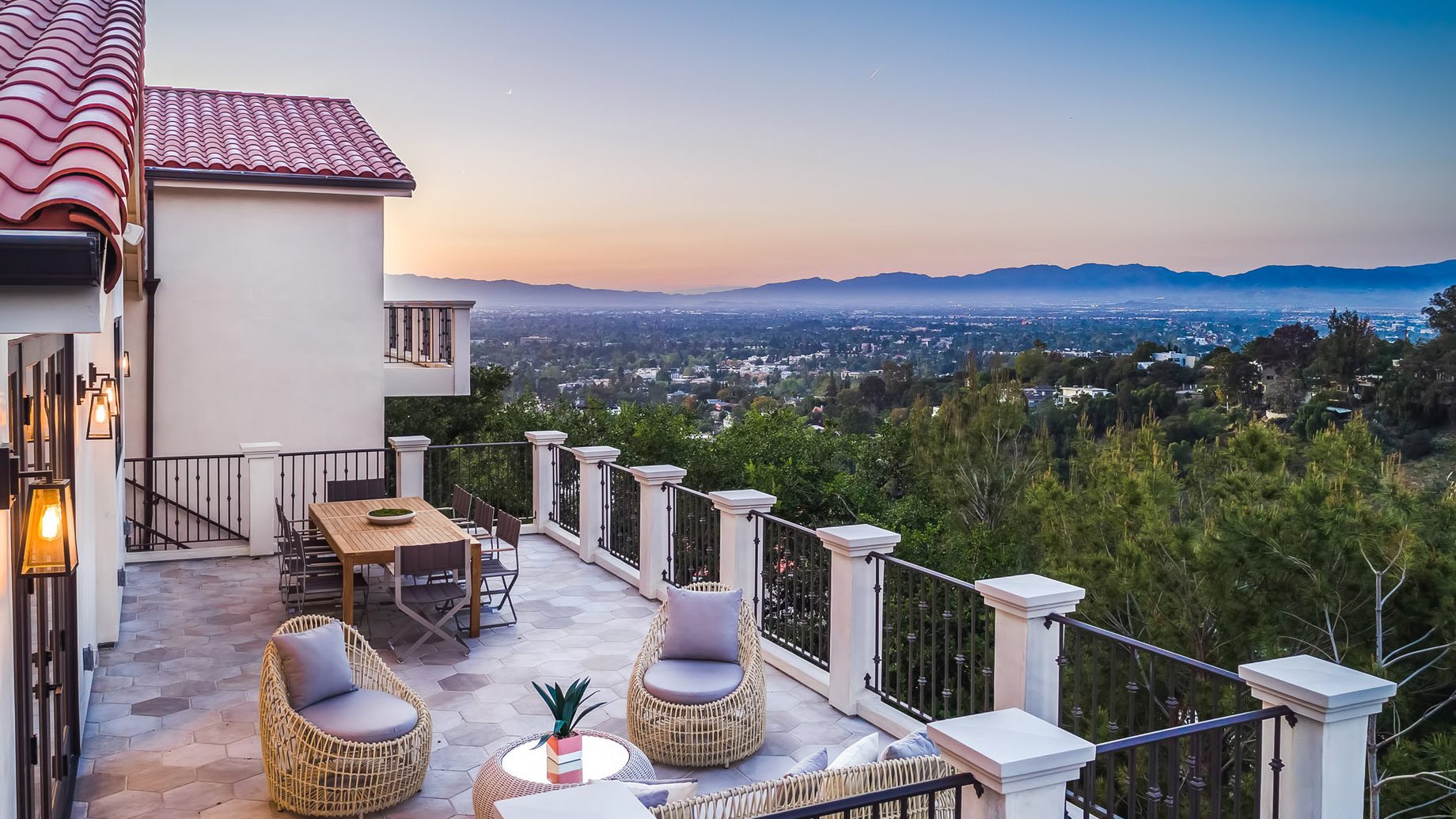 3619 Avenida Del Sol, Studio City, CA, USA 🇺🇸 – SOLD – $3,150,000 – Tatiana Derovanessian