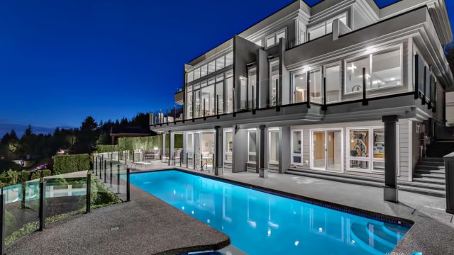 Luxury Real Estate - 2543 Westhill Drive, West Vancouver, BC, Canada