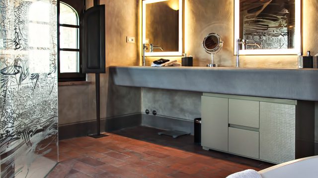 Podere Paníco Estate - Monteroni d'Arbia, Tuscany, Italy - Bathroom - Luxury Real Estate - Tuscan Villa