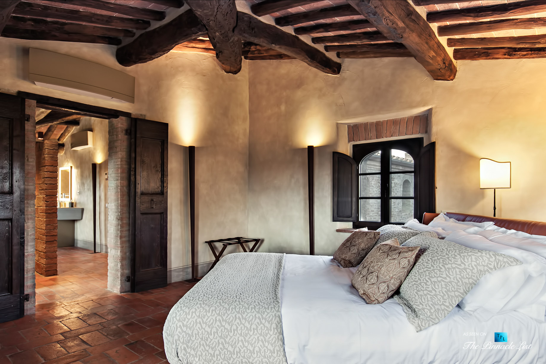 Podere Paníco Estate - Monteroni d'Arbia, Tuscany, Italy - Bedroom - Luxury Real Estate - Tuscan Villa