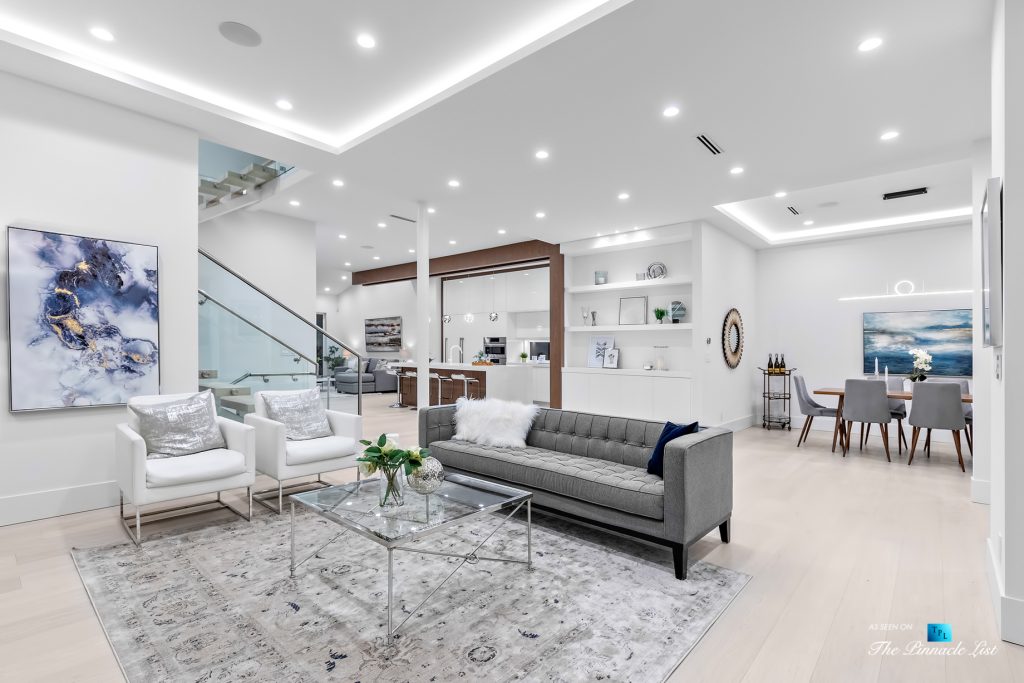 Luxury Real Estate 822 Cumberland Crescent, North Vancouver, BC