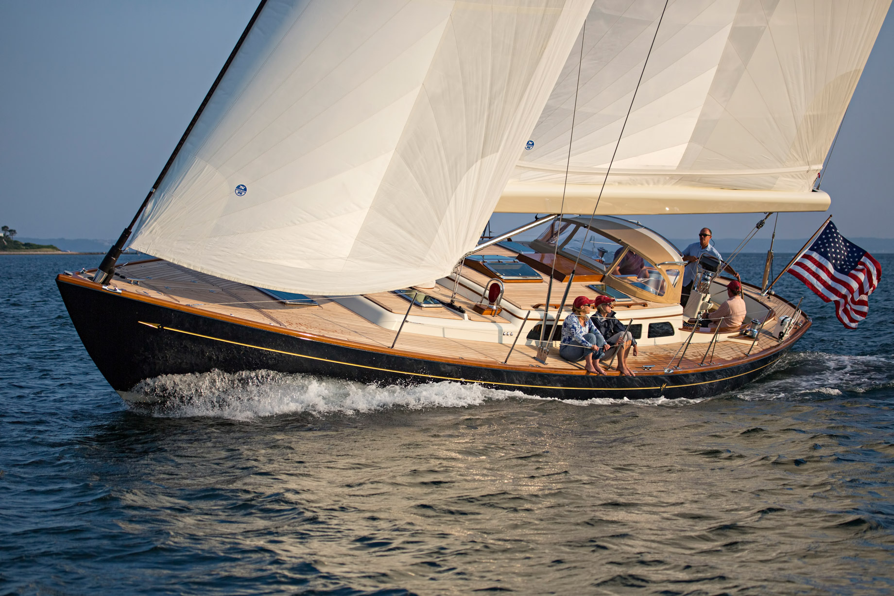 Morris Yachts – New Yachts and Powerboats for the Luxury Boat Market