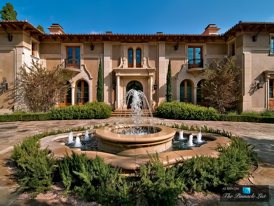 Sold in 2013 for $29.6 Million – 918 N Roxbury Dr, Beverly Hills, CA 90210