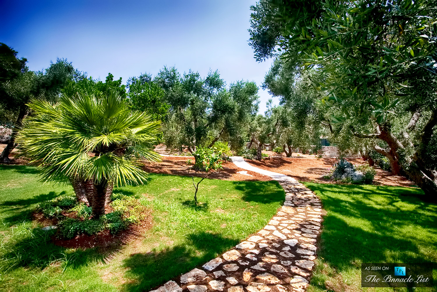 Villa Bianca - A Revelation of Calm Whites, Vast Openness, and Breathtaking Views in Apulia, Italy