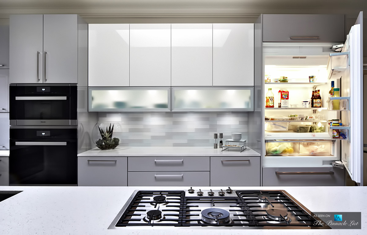 Stunningly Modern, High Gloss Kitchen Design in Norman, Oklahoma