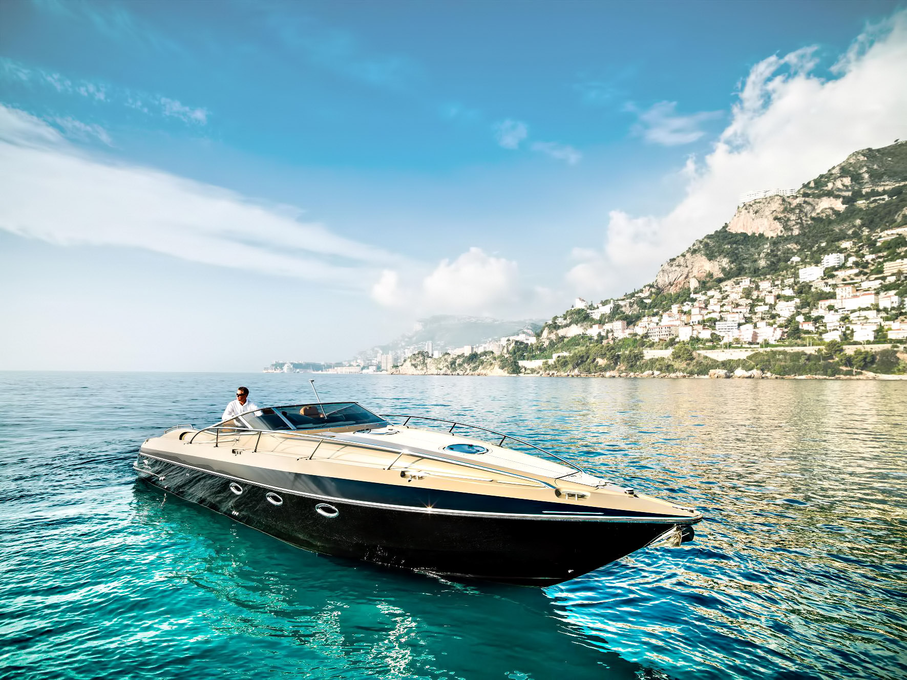 Hunton Powerboats – New Yachts and Powerboats for the Luxury Boat Market