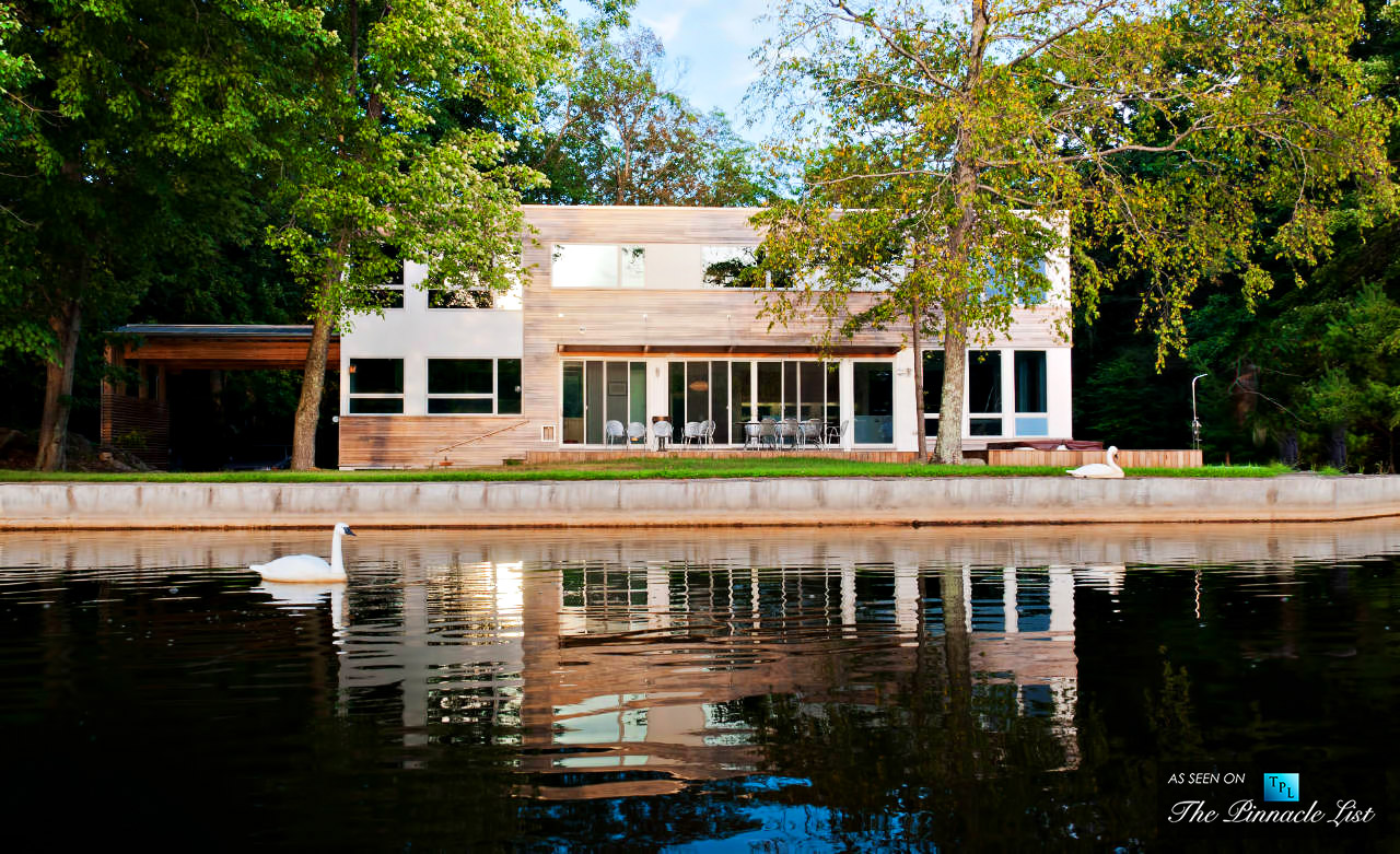 Lake Iosco House - Lake Iosco Rd, Bloomingdale, NJ, USA