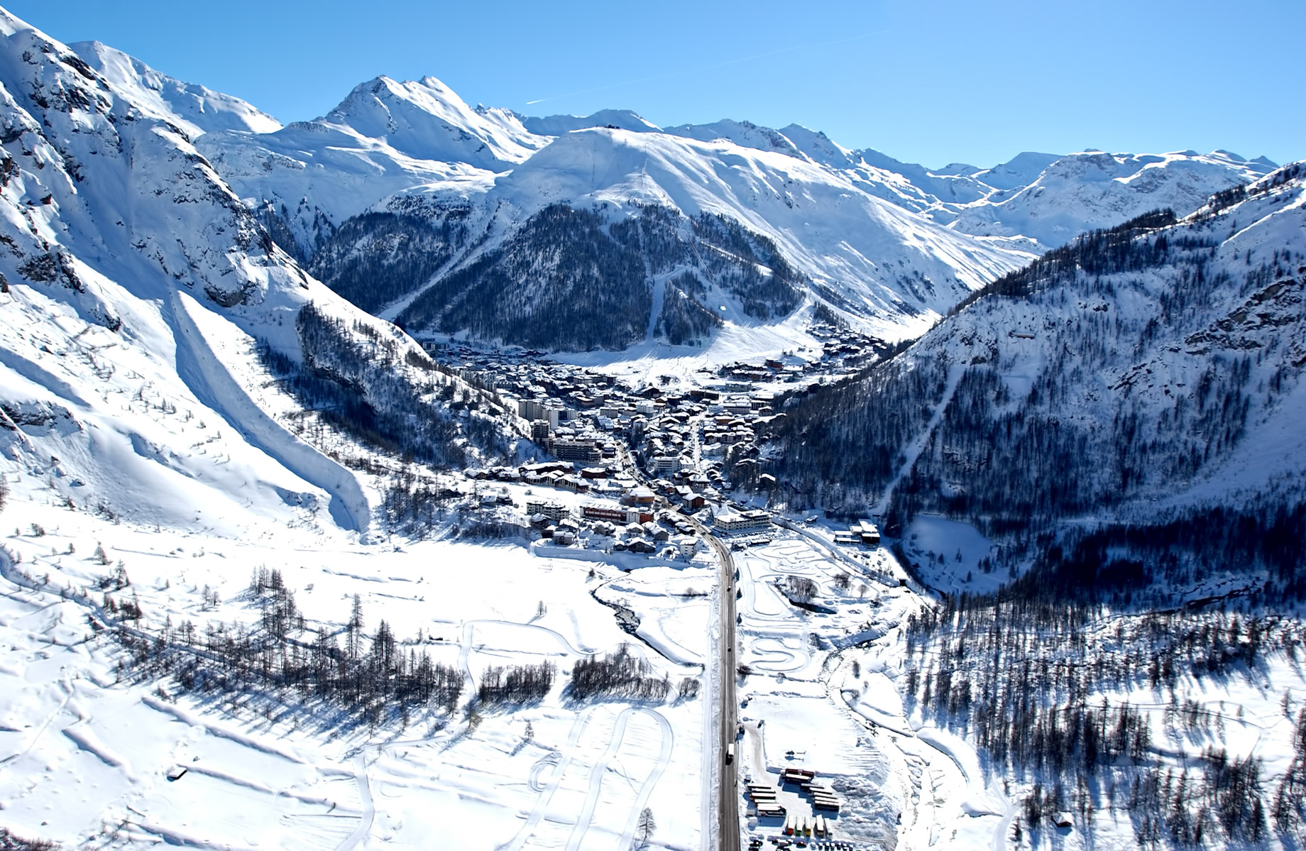 Val d’Isère – French Alps Mountain Resort – An Exclusive Très Chic Luxury Winter Paradise