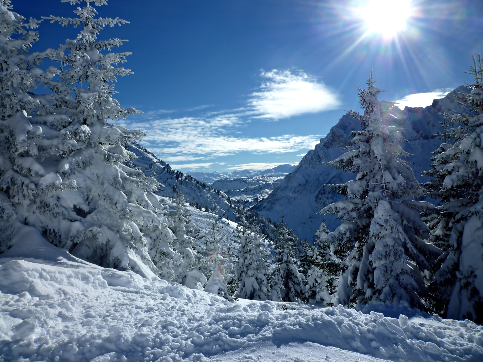 Lake Annecy – French Alps Mountain Resort – An Exclusive Très Chic Luxury Winter Paradise