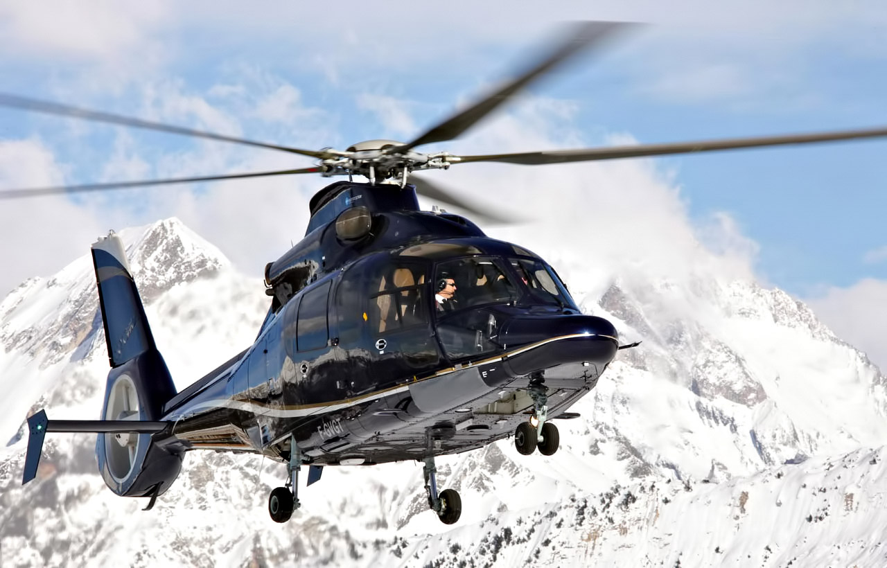 Helicopter Air Charter - French Alps Mountain Resorts - An Exclusive Très Chic Luxury Winter Paradise