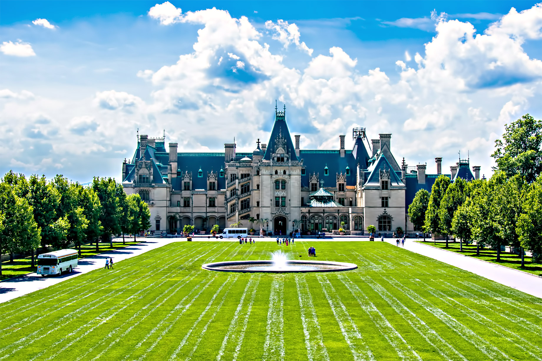 The Biltmore Estate George Vanderbilts Mansion Is The Largest