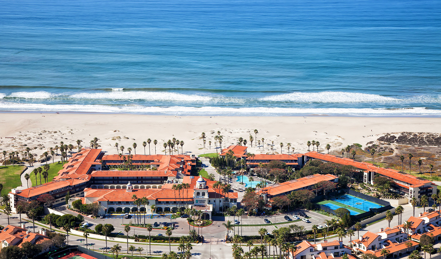 Embassy Suites Mandalay Beach Hotel & Resort – 2101 Mandalay Beach Rd, Oxnard, CA