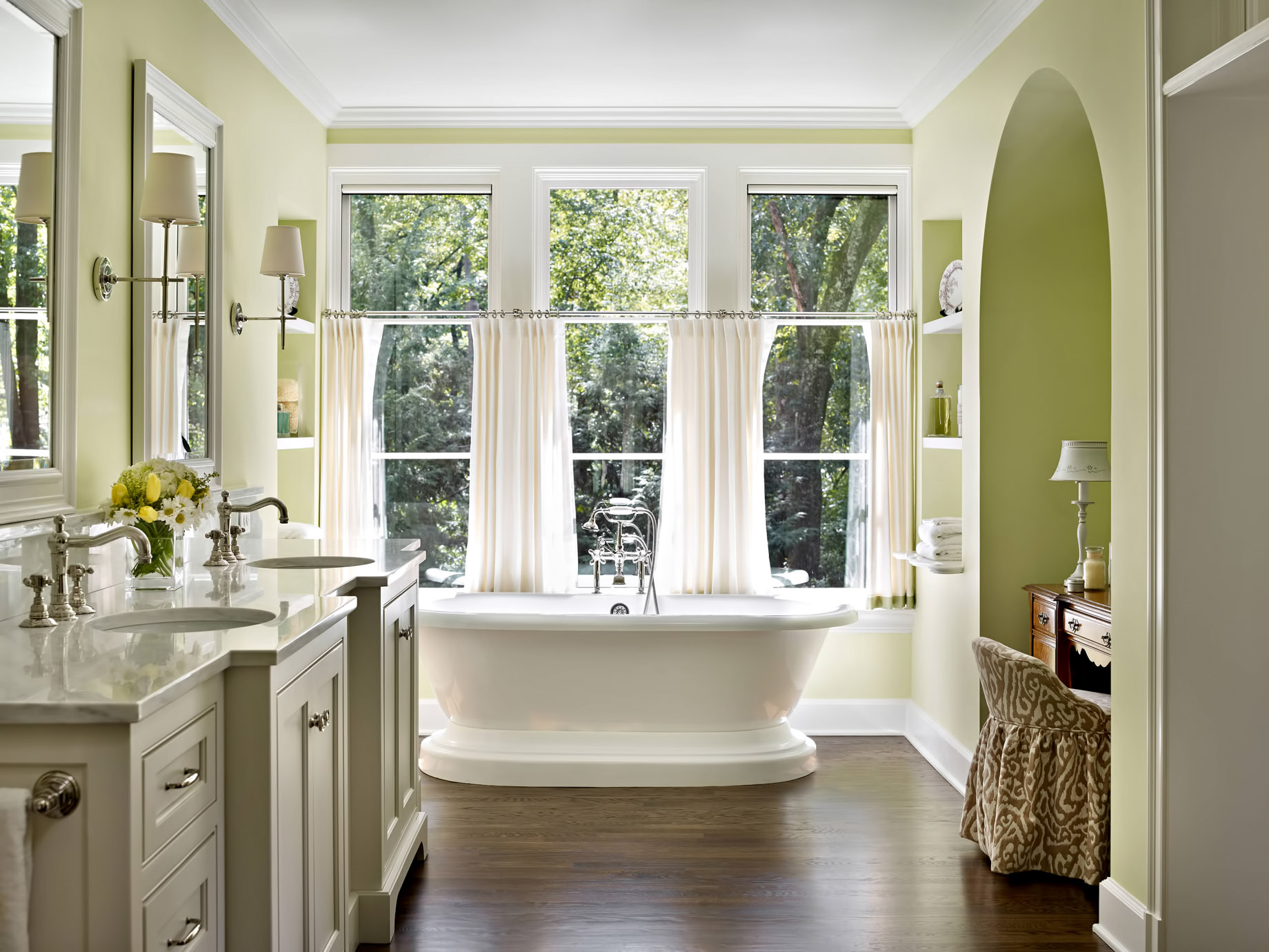 The Balance Between Natural Lighting and Privacy - Top 4 Rules to Consider for a Luxury Bathroom Renovation