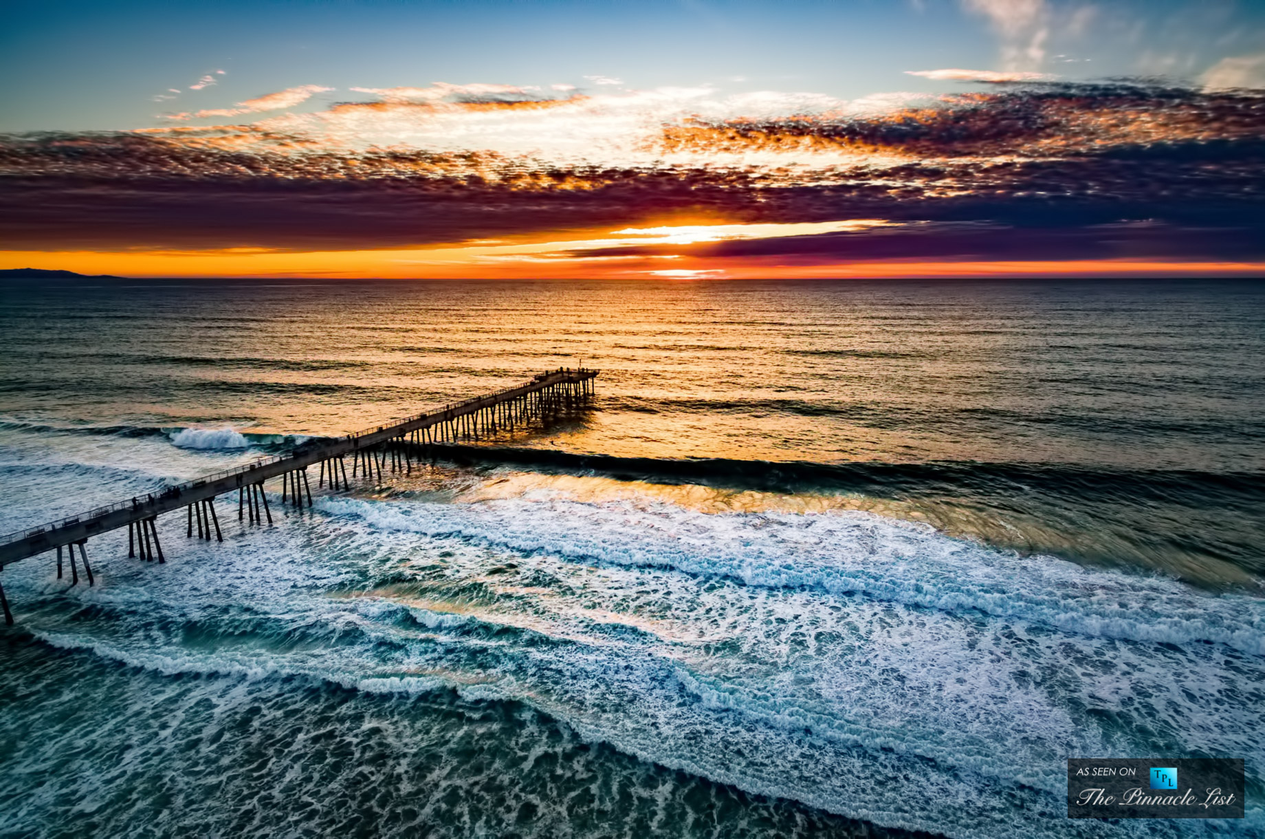  Vue aérienne du coucher du soleil sur la jetée de Hermosa Beach - 1 Pier Ave, Hermosa Beach, CA 90254, États-Unis 