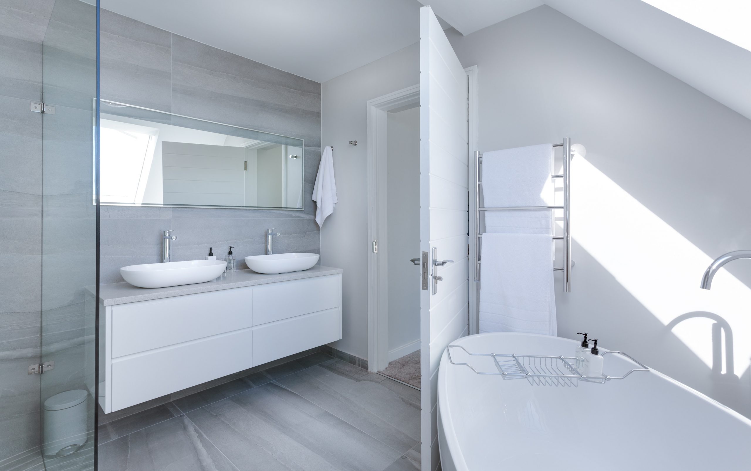 How To Renovate Your Own Bathroom Without Any Hiccups