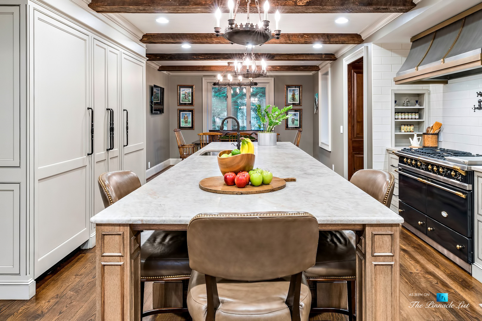 75 Finch Forest Trail, Atlanta, GA, USA – Kitchen Island Gas Range and Hood – Luxury Real Estate – Sandy Springs Home
