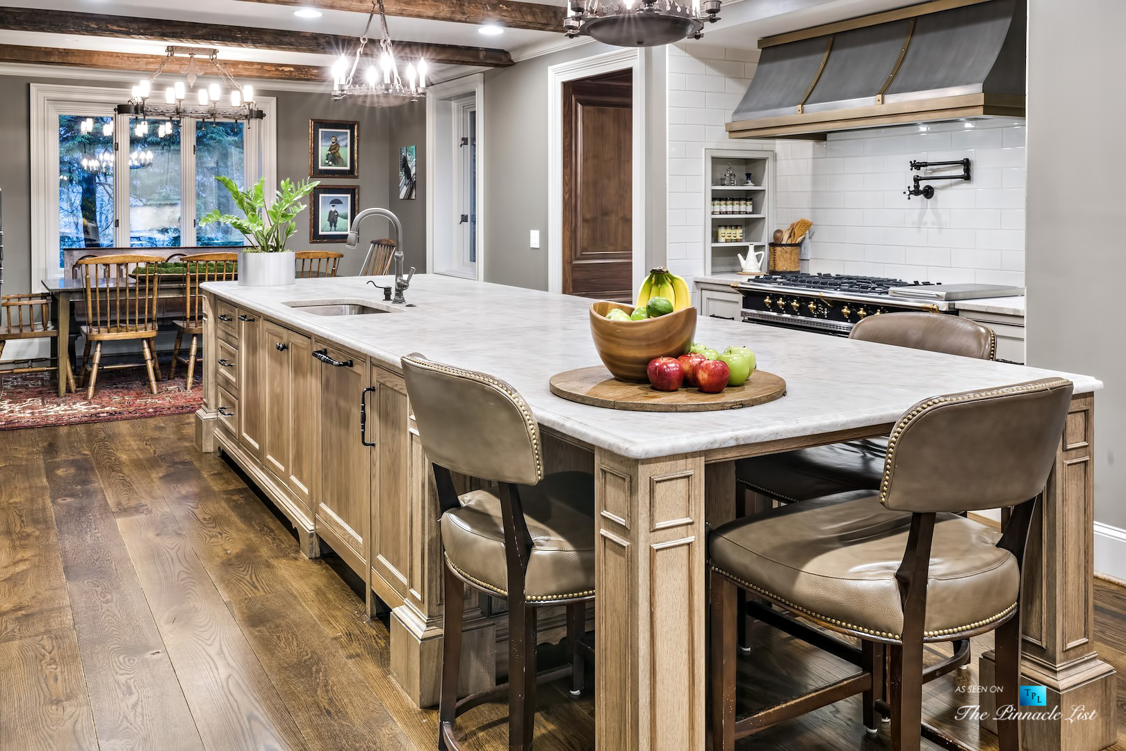 75 Finch Forest Trail, Atlanta, GA, USA – Kitchen Island Gas Range and Hood – Luxury Real Estate – Sandy Springs Home
