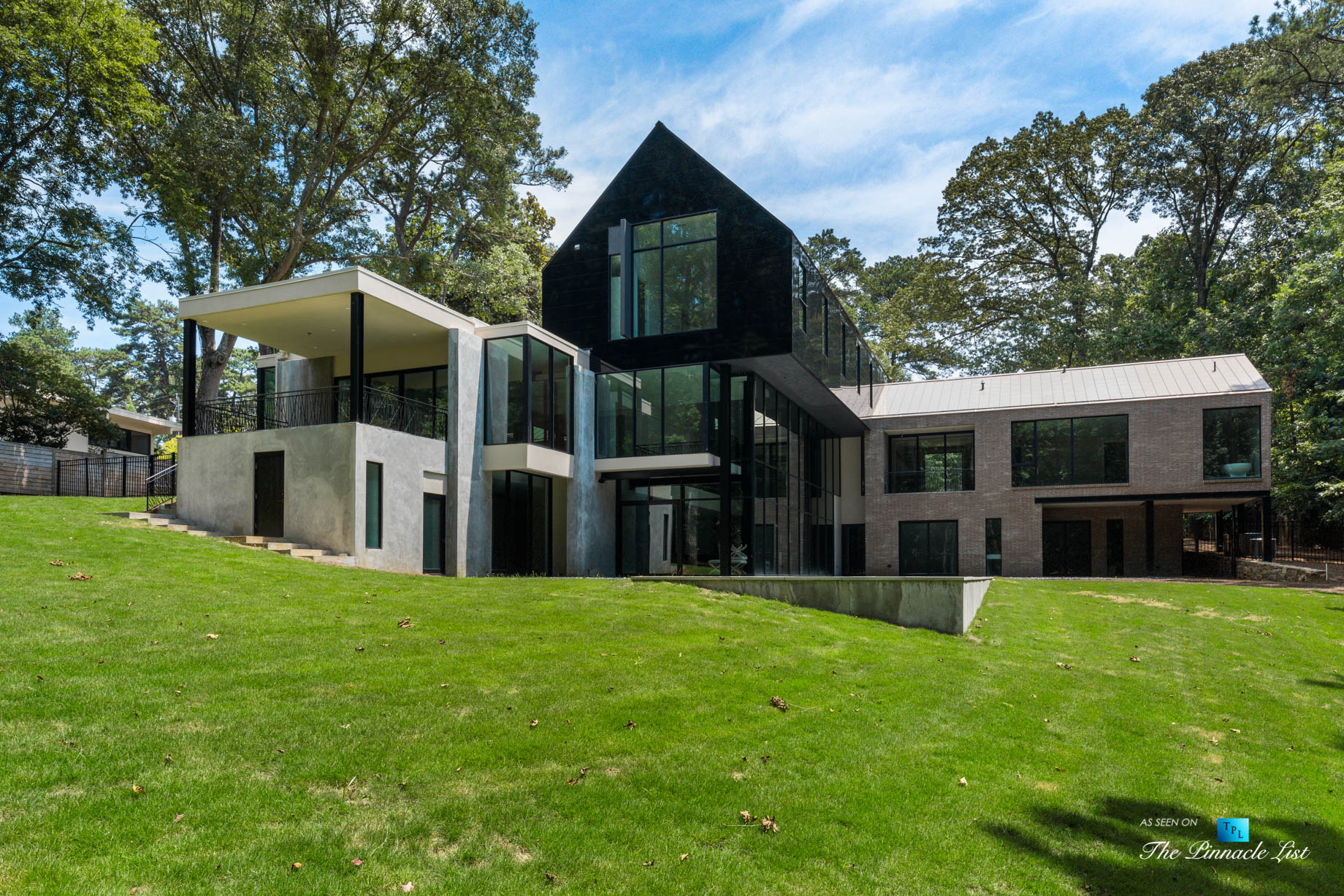 2716 Ridgewood Rd NW, Atlanta, GA, USA – Backyard House View – Luxury Real Estate – Modern Contemporary Buckhead Home