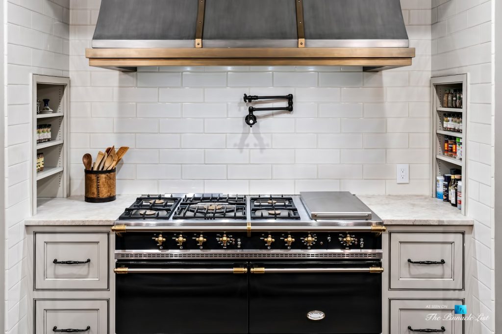 75 Finch Forest Trail, Atlanta, GA, USA - Kitchen Gas Range and Hood - Luxury Real Estate - Sandy Springs Home