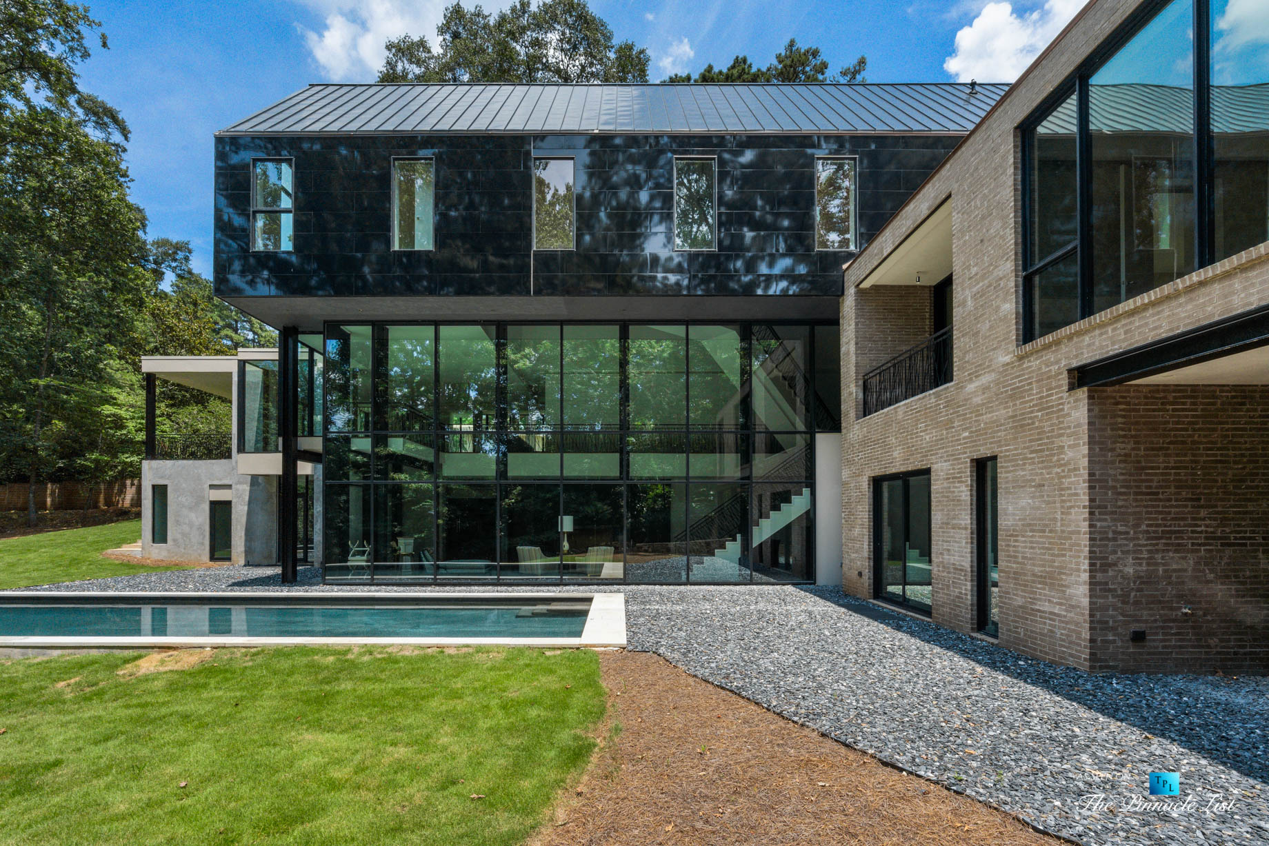 2716 Ridgewood Rd NW, Atlanta, GA, USA – Backyard House Pool View – Luxury Real Estate – Modern Contemporary Buckhead Home