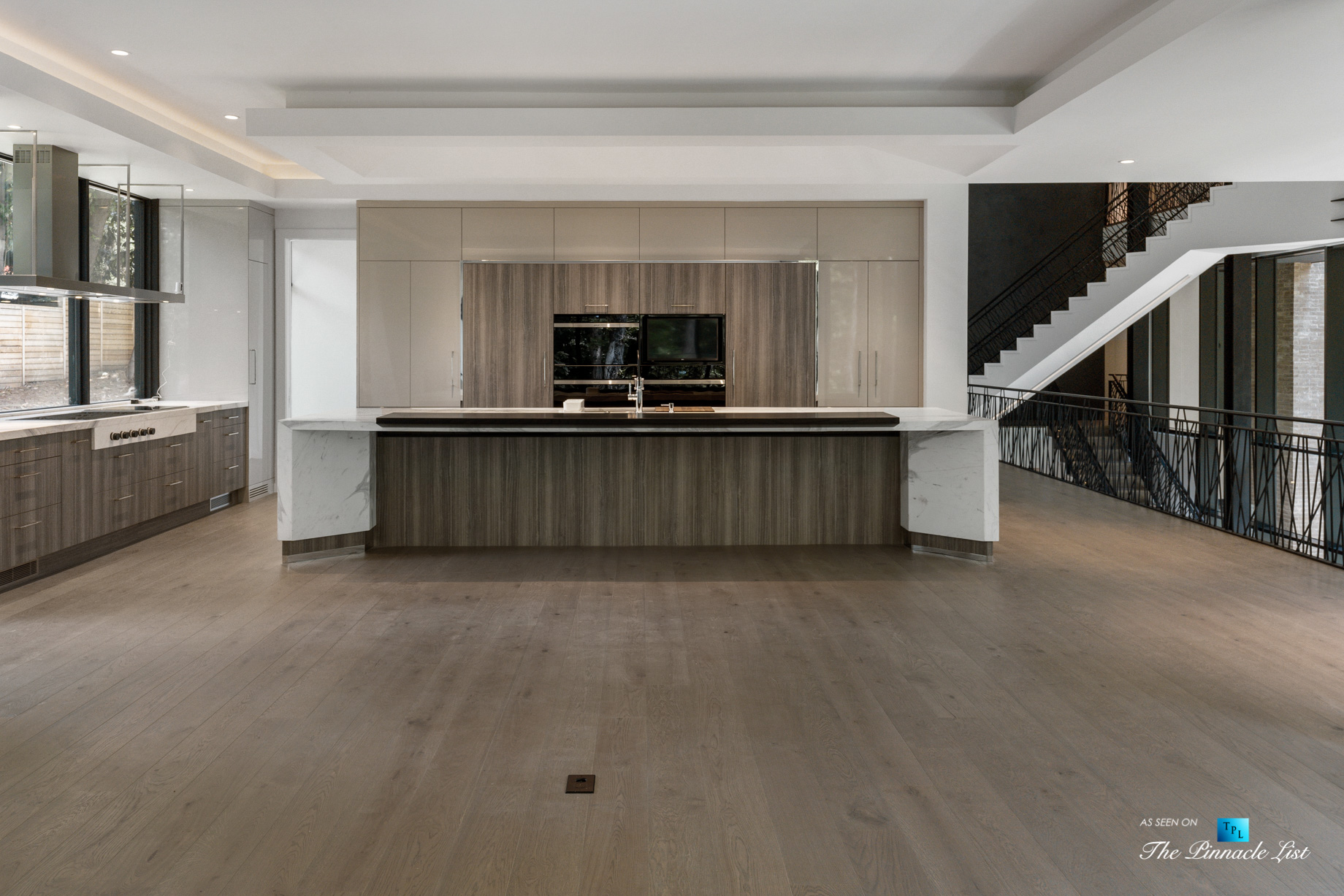 2716 Ridgewood Rd NW, Atlanta, GA, USA – Kitchen – Luxury Real Estate – Modern Contemporary Buckhead Home
