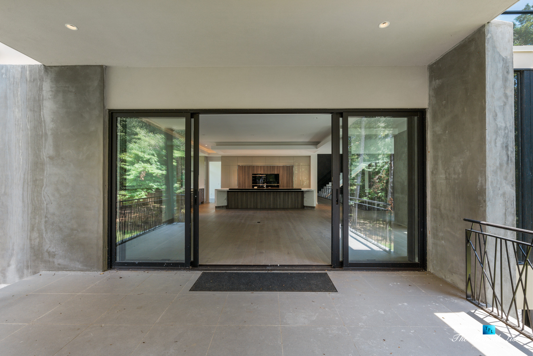2716 Ridgewood Rd NW, Atlanta, GA, USA – Family Room Balcony – Luxury Real Estate – Modern Contemporary Buckhead Home