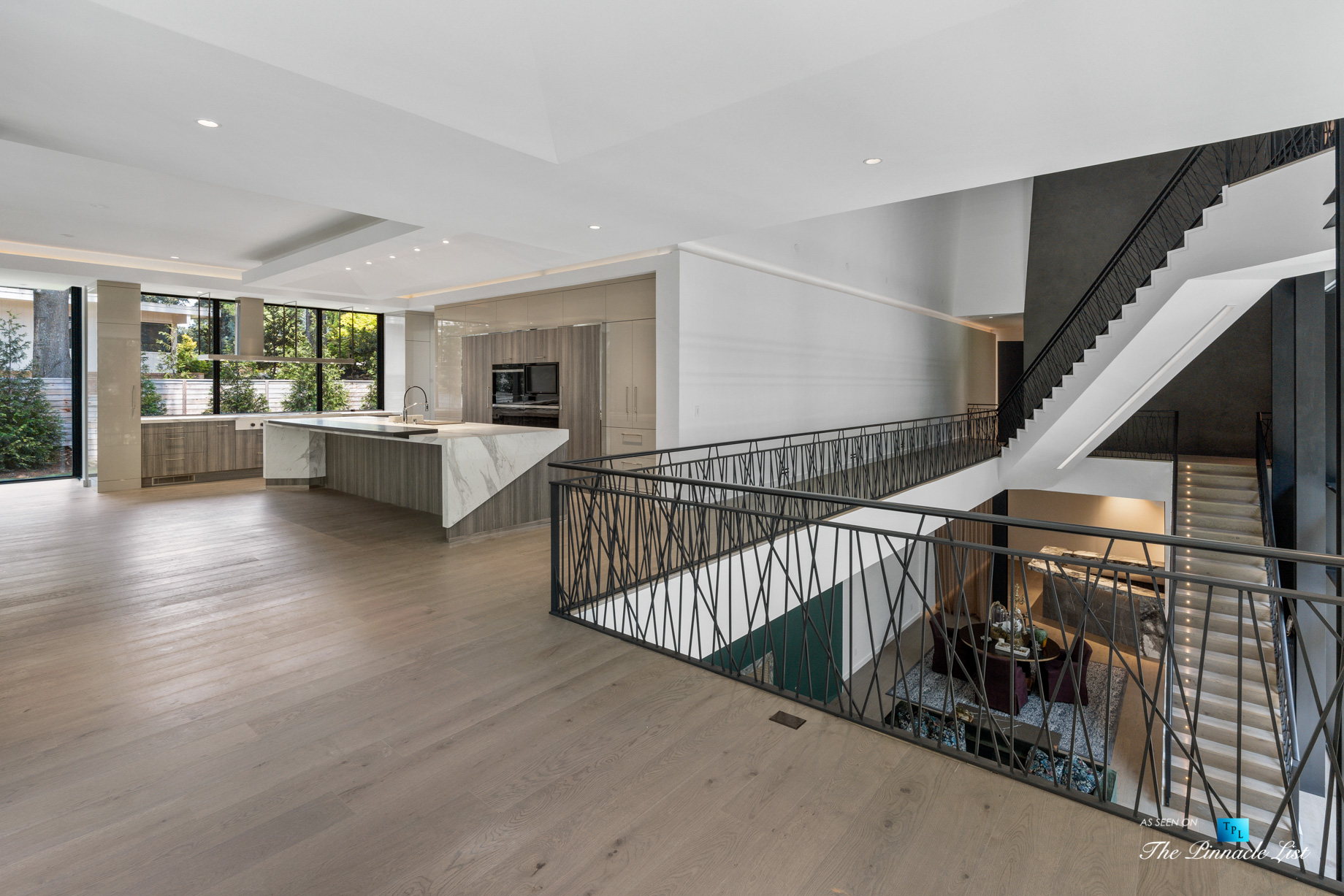 2716 Ridgewood Rd NW, Atlanta, GA, USA – Kitchen and Family Room – Luxury Real Estate – Modern Contemporary Buckhead Home