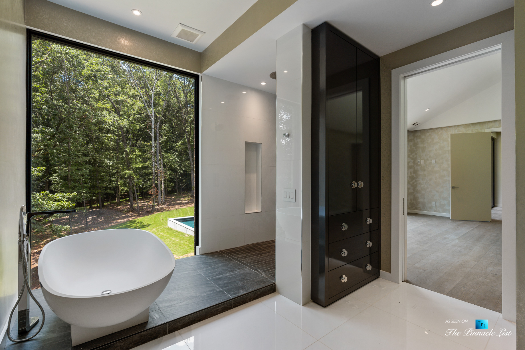 2716 Ridgewood Rd NW, Atlanta, GA, USA - Master Bathroom Freestanding Tub - Luxury Real Estate - Modern Contemporary Buckhead Home