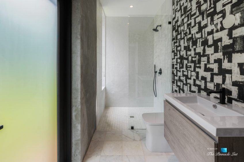 2716 Ridgewood Rd NW, Atlanta, GA, USA - Bathroom with Shower - Luxury Real Estate - Modern Contemporary Buckhead Home
