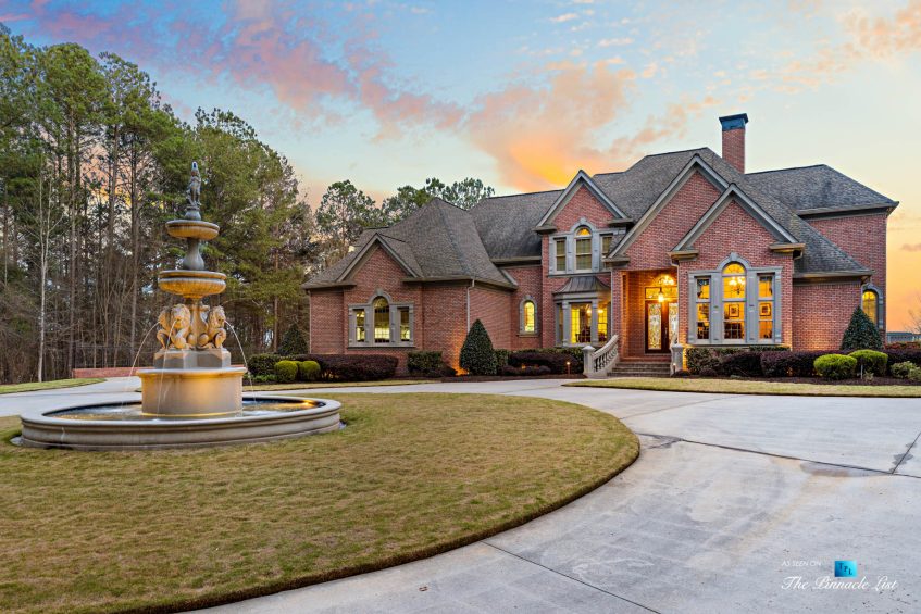 2219 Costley Mill Rd NE, Conyers, GA, USA - Circular Driveway Fountain - Luxury Real Estate - Equestrian Country Home