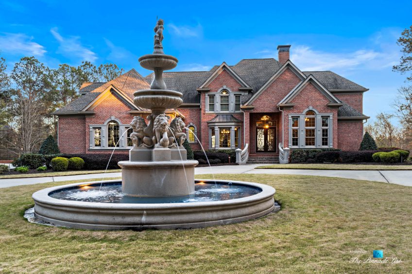 2219 Costley Mill Rd NE, Conyers, GA, USA - Front Property Water Fountain - Luxury Real Estate - Equestrian Country Home