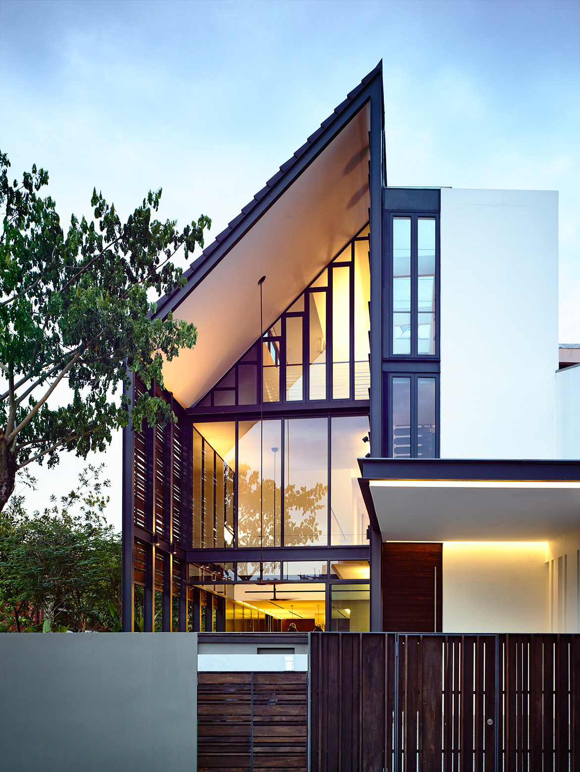 Lines of Light Luxury Residence – Faber Terrace, Singapore