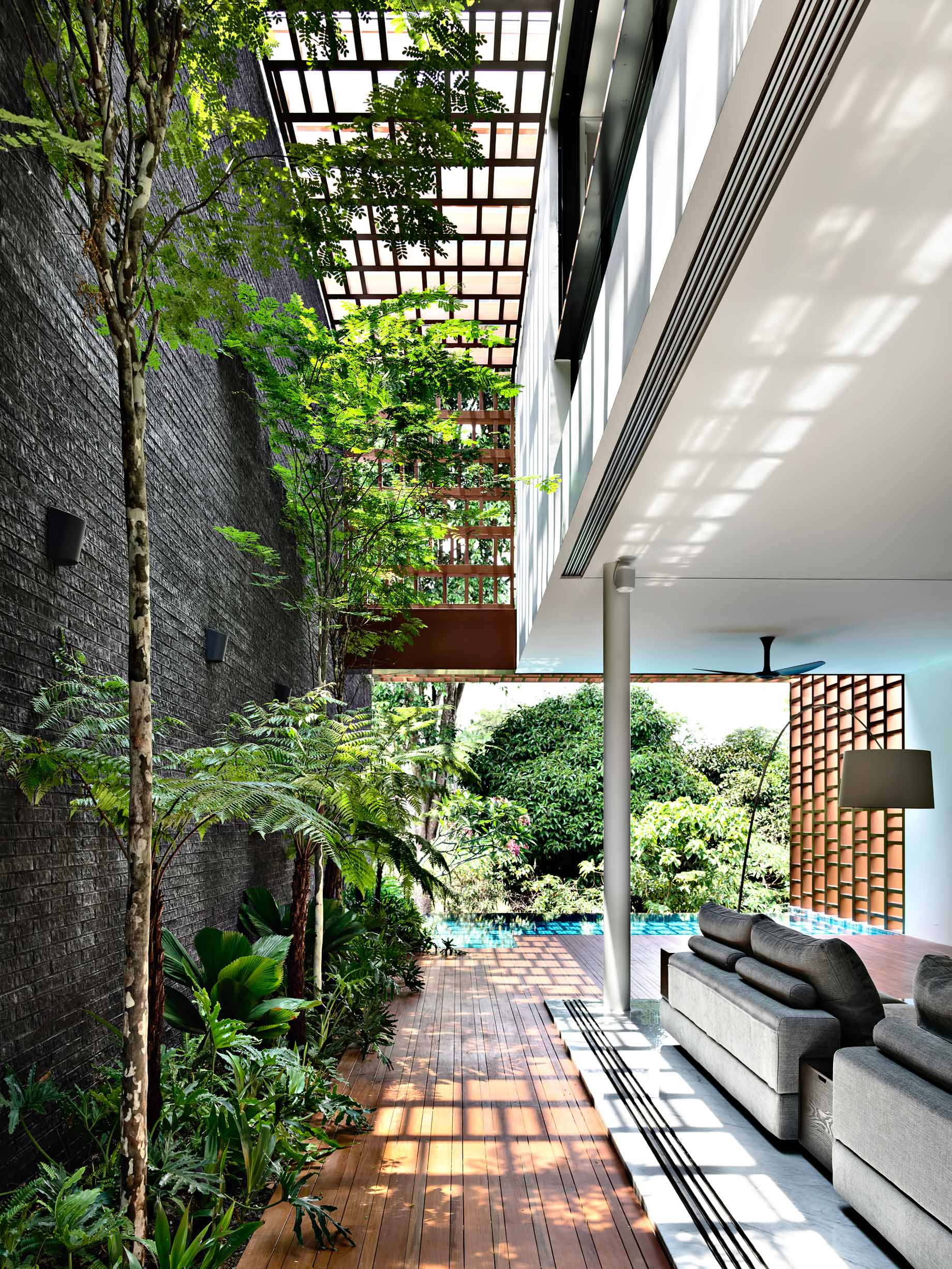 Viewing Back Luxury House - Jalan Tempua, Singapore