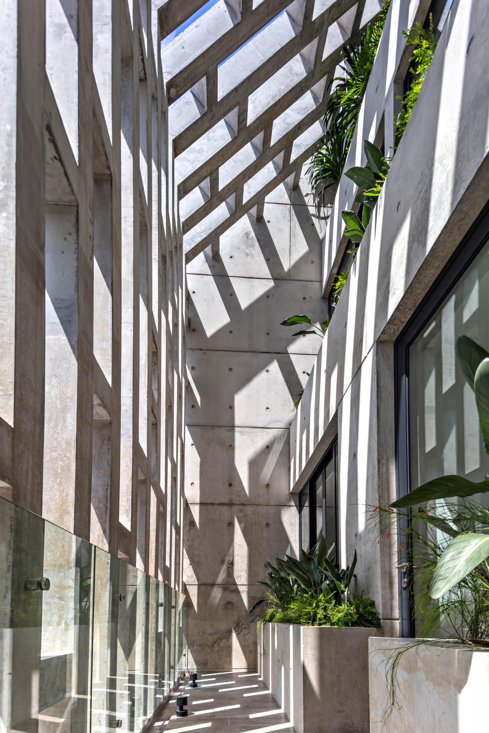 Custom Shades Luxury House – West Coast Grove, Singapore