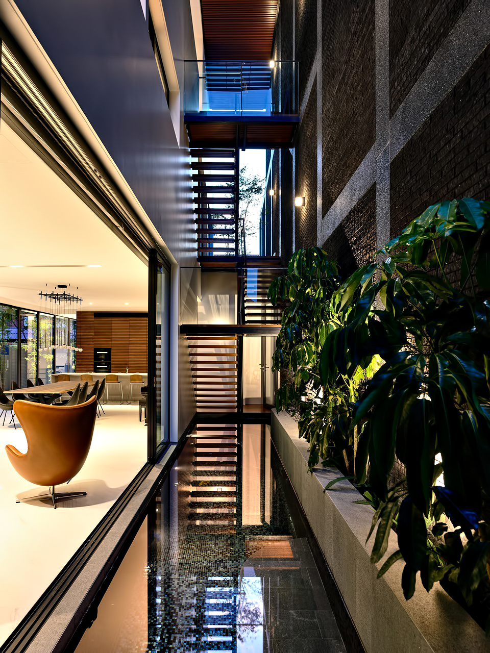 The Space Between Walls House – Prices of Wales Rd, Singapore