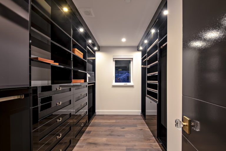 2121 Union Court, West Vancouver, BC, Canada – Closet – Luxury Real ...