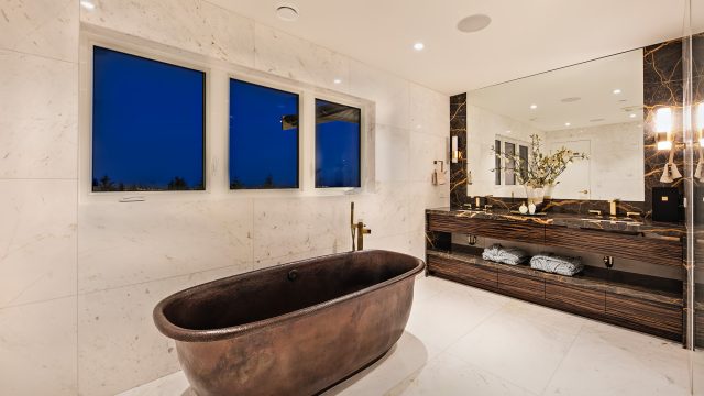 2111 Union Court, West Vancouver, BC, Canada - Master Washroom - Luxury Real Estate - West Coast Modern Home