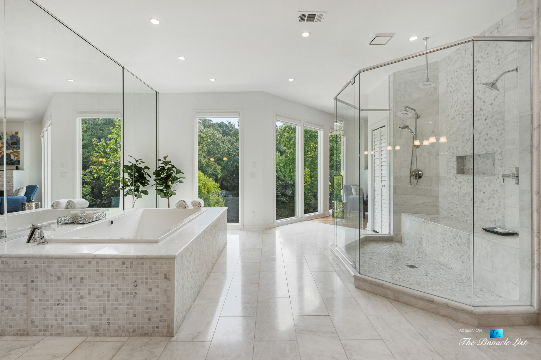 3906 Paces Ferry Rd NW, Atlanta, GA, USA – Master Bathroom Tub and Shower – Luxury Real Estate – Buckhead Home