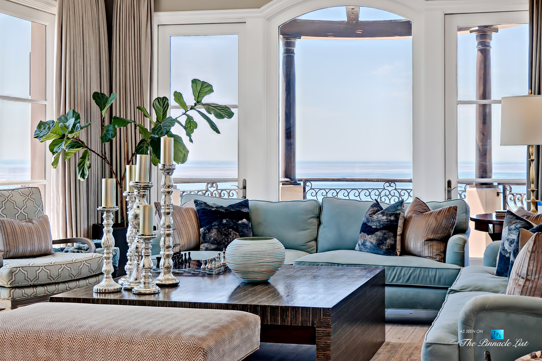 Luxury Real Estate – 1920 The Strand, Manhattan Beach, CA, USA – Living Room Ocean View